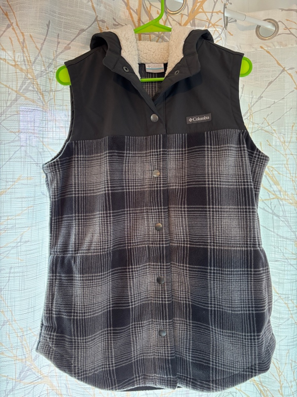 Columbia Black and Gray Plaid Quilted Sherpa-Lined Vest